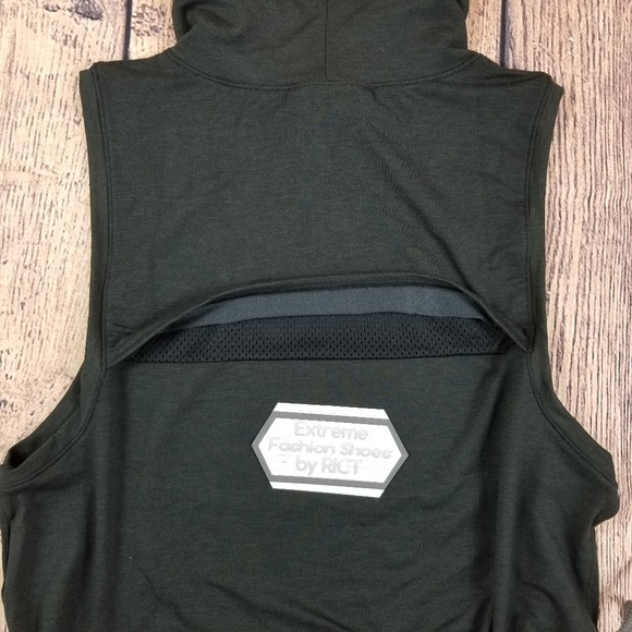 Under Armour Women's Fleece Sleeveless Size XL - Picture 6 of 6